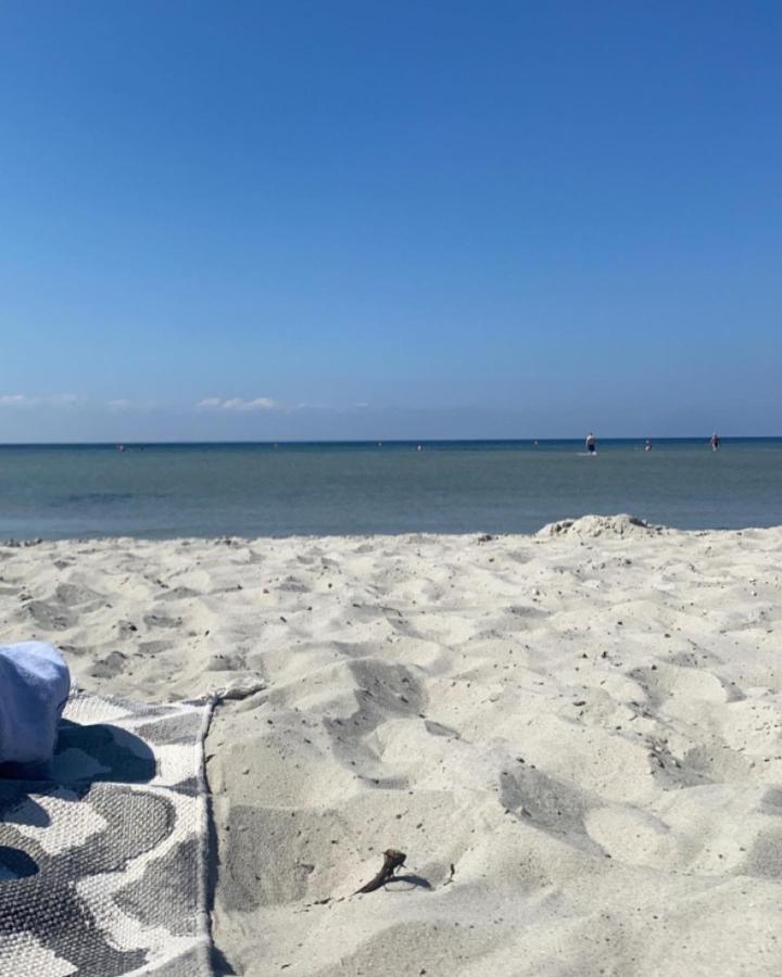 Bo I Egen Stuga Pa Haerlig Oelandsgard Kopingsvik Bagian luar foto